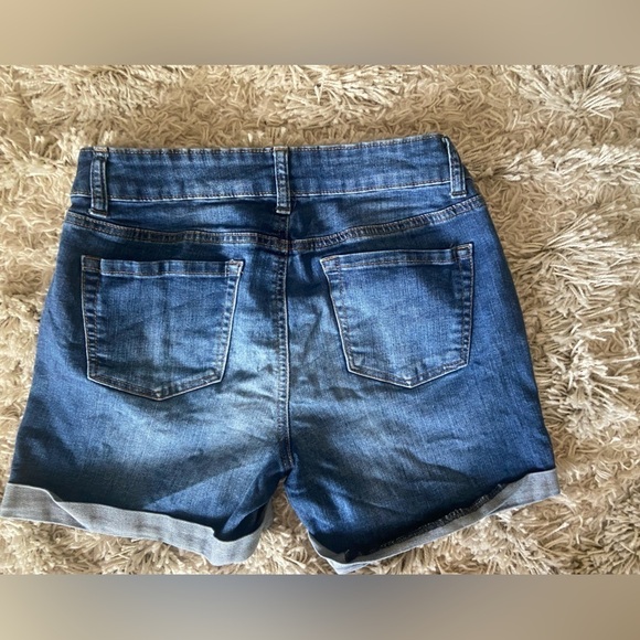 So Denim Jean Shorts MIDI Mom Cuffed Classic 5 Pocket Zip Fly Women’s Size 7 - Picture 2 of 4